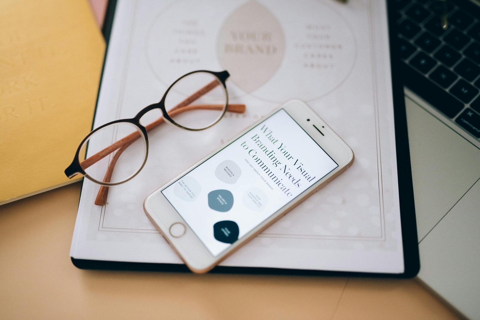 How Entrepreneurs Can Build a Strong Brand in the Digital Age