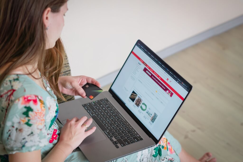 How to Read Online Reviews and Avoid Fake Ratings in 2026