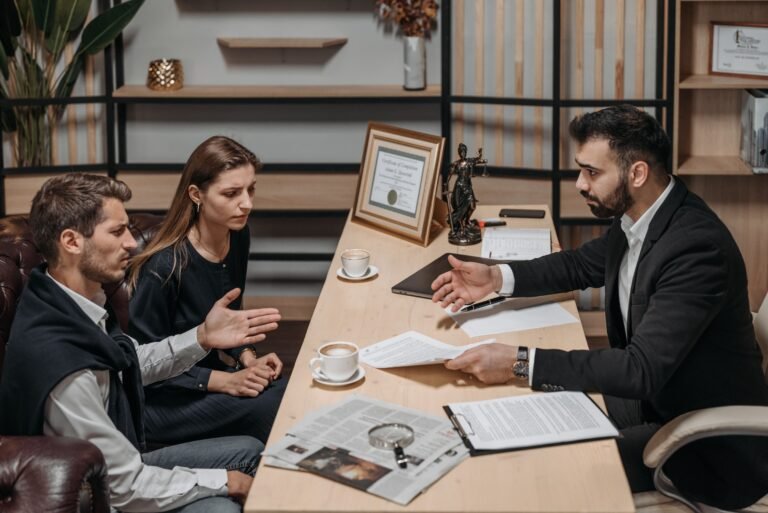 Expert Reviews vs User Reviews: Which Should You Trust When Making a Purchase